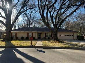 Building Photo - 2701 S Boldt Ave