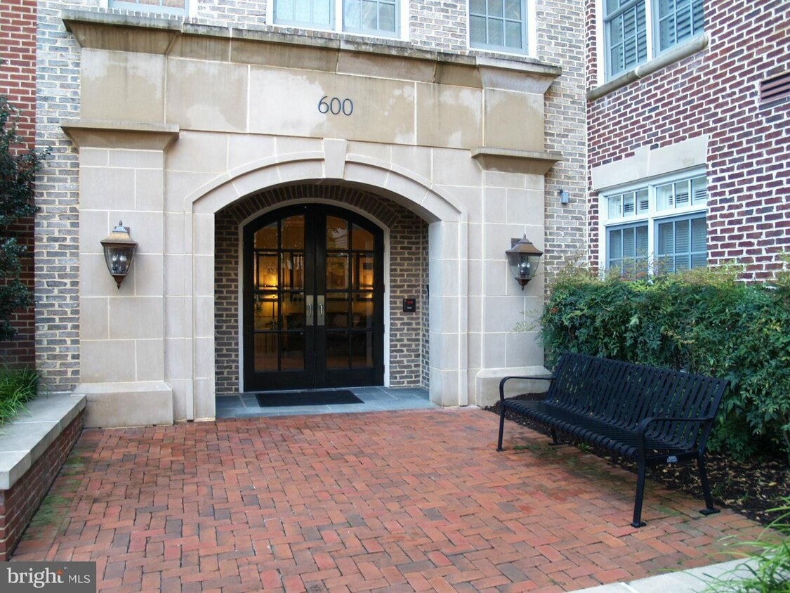 Foto principal - 600 Second St