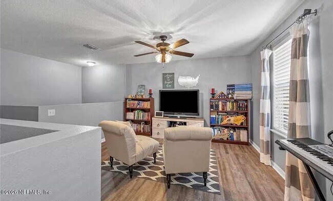 Building Photo - 75215 Fern Creek Dr