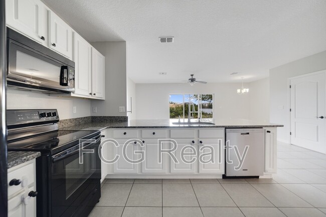 Foto del edificio - 391 Arbor Lakes Dr