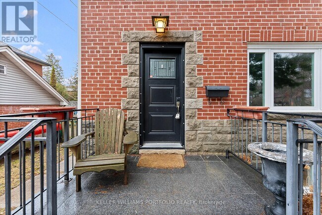 Photo du bâtiment - 40 Scarboro Crescent