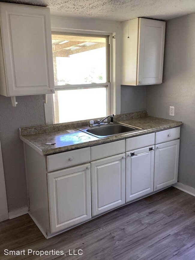 Building Photo - 1 br, 1 bath House - 3346 Combee Rd S