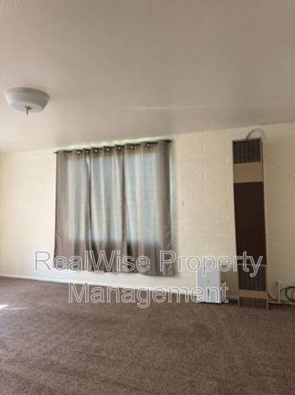 Foto del edificio - 1628 Leonard Rd