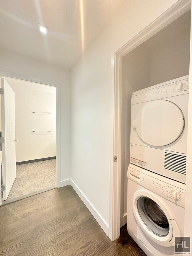 Foto del edificio - 666 West End Ave