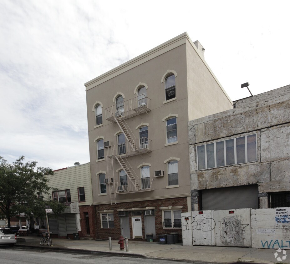 Primary Photo - 450 Graham Ave