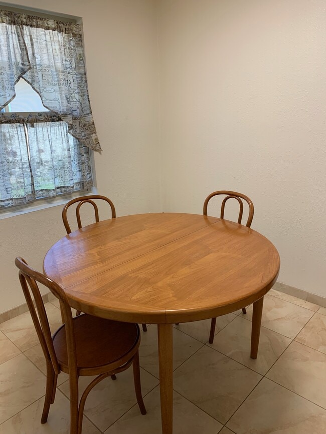 Dining Room - 1635 Derby St