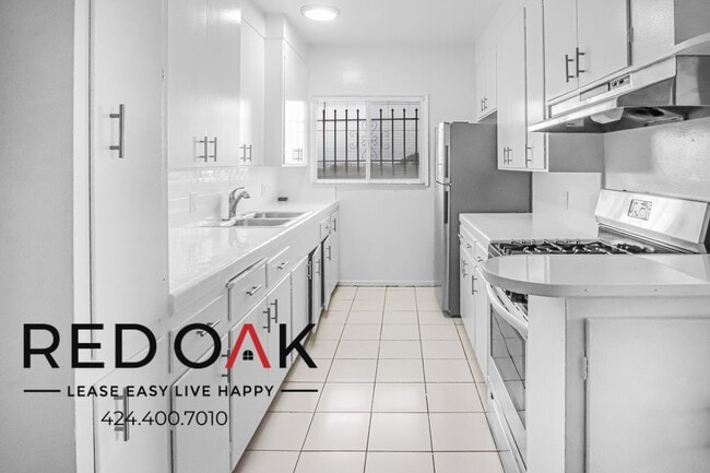 Building Photo - Stunning Completely Remodeled Two Bedroom ...