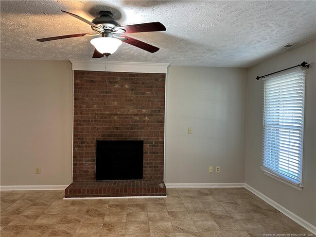 Building Photo - 6413 Brookshire St