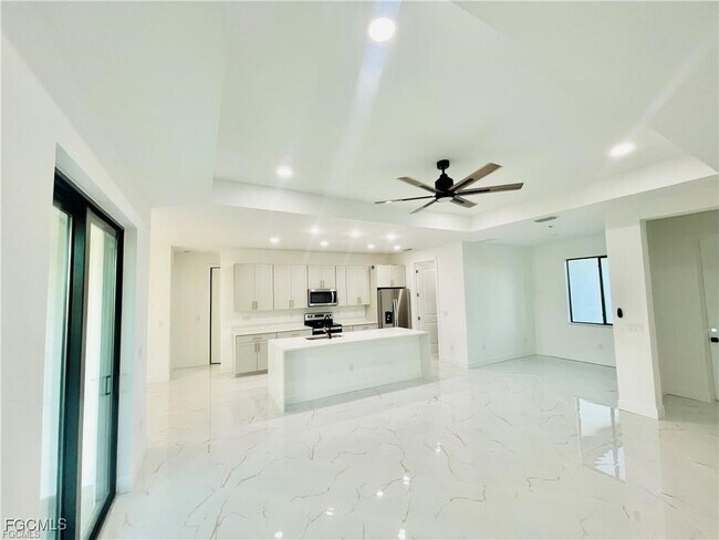 Building Photo - 2200 NW 4th Terrace