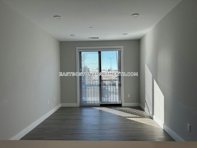 Foto del edificio - 656 Saratoga St