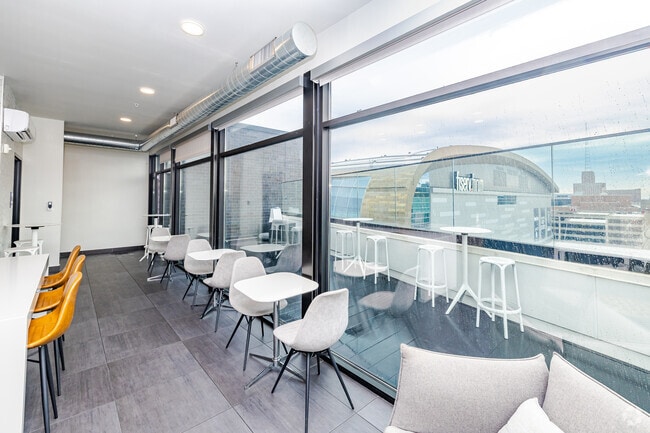 Clubroom - 550 Ultra Lofts