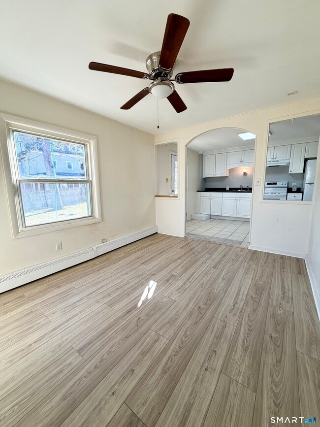 Building Photo - 9 Meridian St