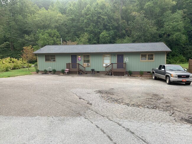 Foto del edificio - 518 Cope Creek Rd