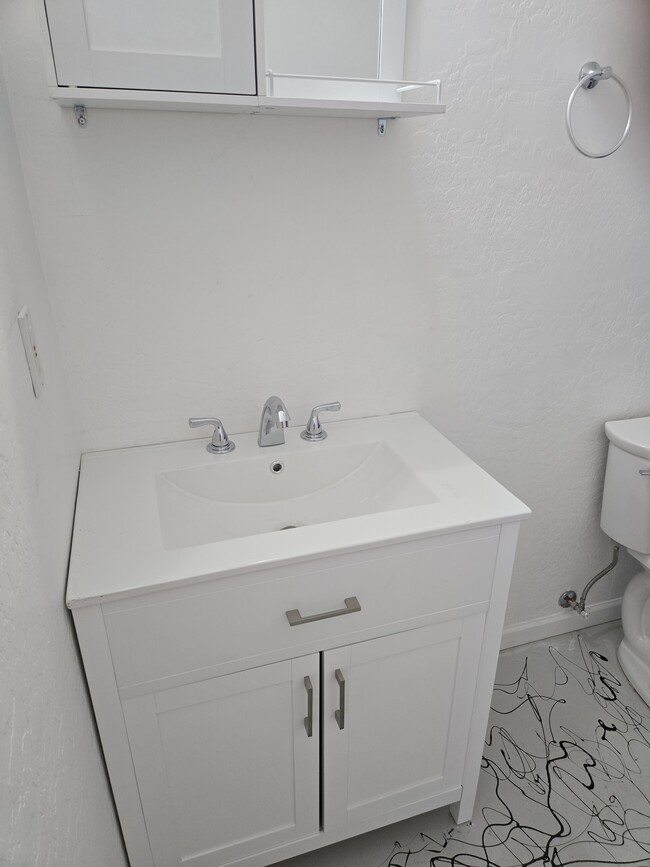 Building Photo - 1410 S 37th St