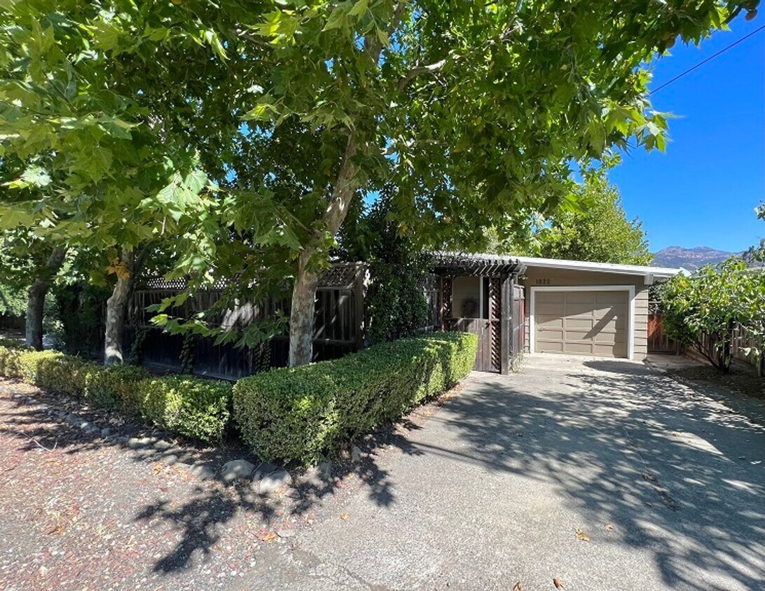 Foto principal - Adorable Two Bedroom Calistoga Home