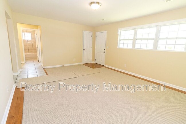 Building Photo - 2418 Hickory Valley Rd