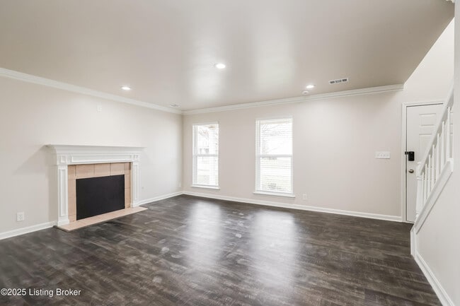 Building Photo - 10102 Spring Gate Dr