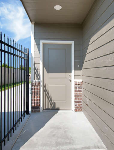 Building Photo - 1338 Azena St