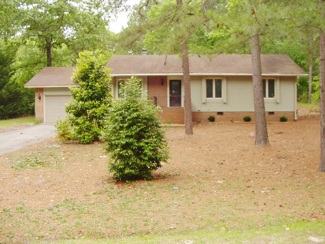 102 Cottage Grove Ln, Seven Lakes, NC 27376 House Rental in Seven