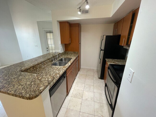 Building Photo - 409 Fountainhead Cir