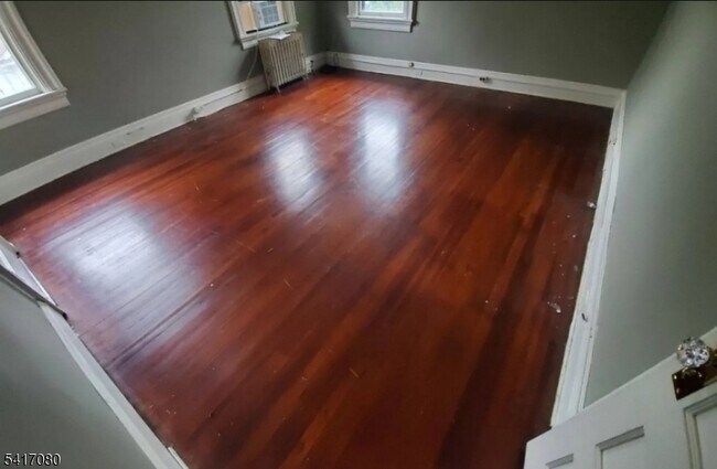 Building Photo - 60 Mills St