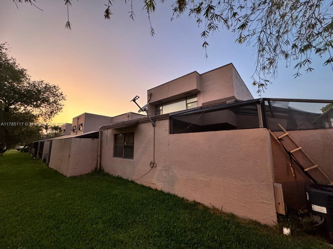 Foto principal - 12306 NW 13th Ct