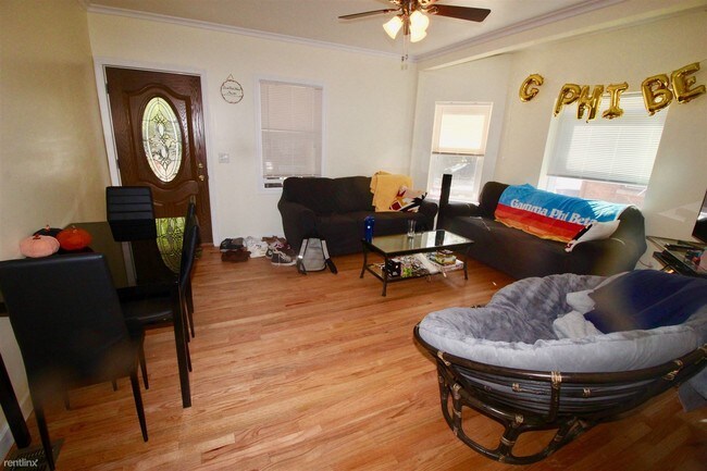 Building Photo - 5 br, 2 bath  - 616 Lawrence St # 1 #1
