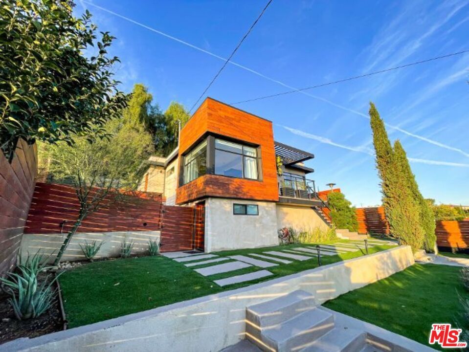 Primary Photo - 7302 Mooney Dr