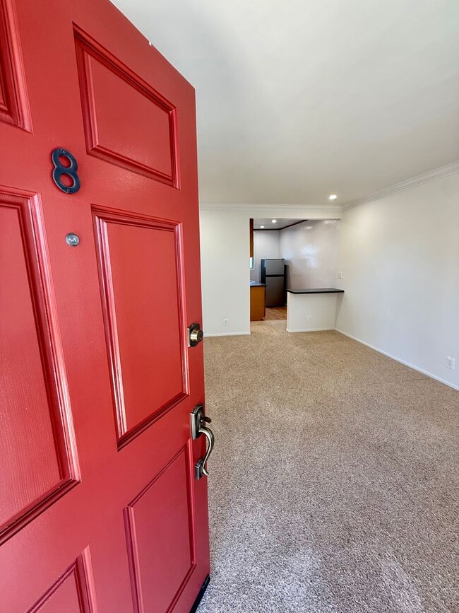 Building Photo - 1519 Armacost Ave