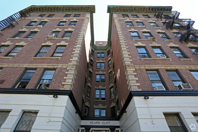 Foto del edificio - 880 ST NICHOLAS AVE