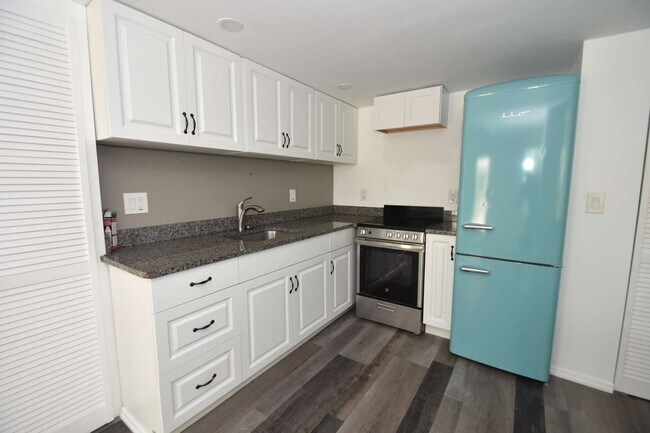 Foto del edificio - 403 N Oleander Ave
