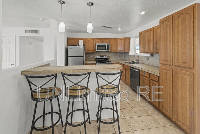 Building Photo - 2771 Typhoon Ln