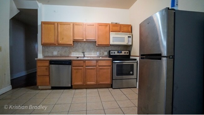Building Photo - 4034 Baring St