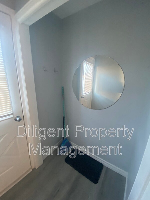 Photo du bâtiment - 260 Lansdowne St W