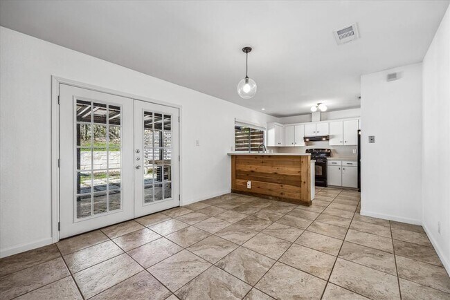 Foto del edificio - 1309 Warrington Dr