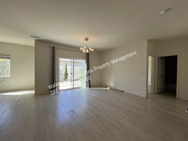 Building Photo - 1511 Irving Ln