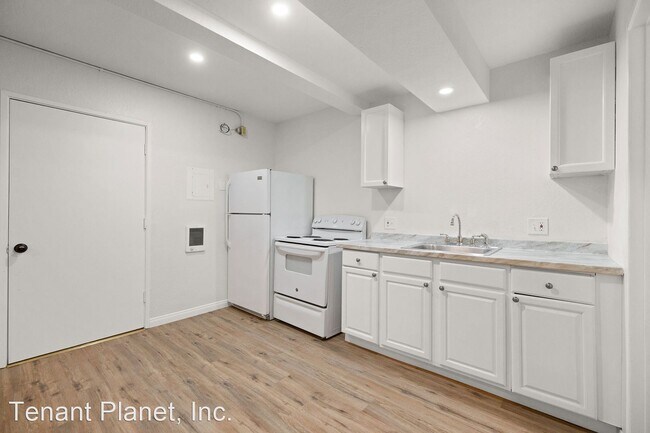Building Photo - Studio, 1 bath House - 845 W 19th Street U...