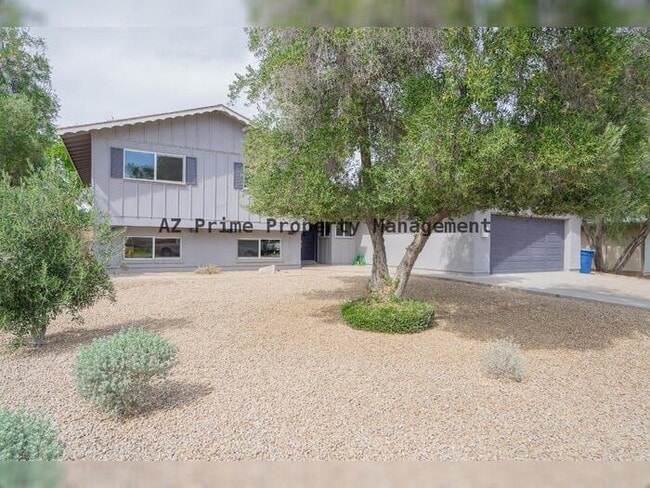 Photo - 1104 E Bell De Mar Dr House