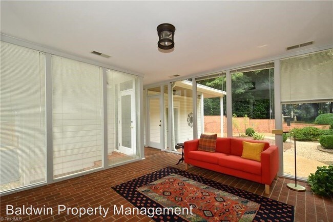 Foto del edificio - 113 Wellesborough Rd