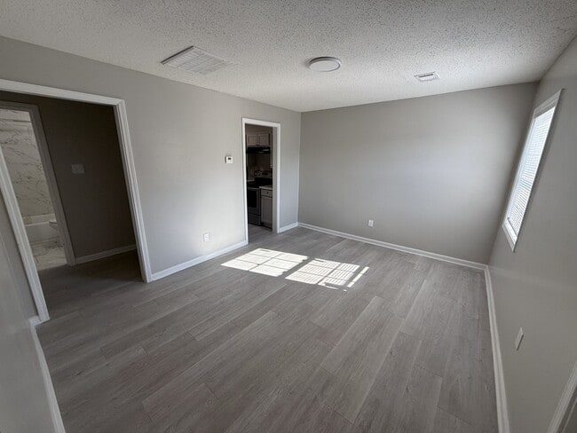 Photo - 1157 N Belvedere Blvd Apartment