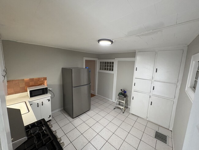 Building Photo - 522 Saddle River Rd