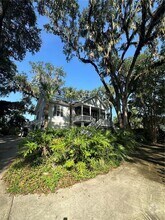 Building Photo - 109 Palmera Ln