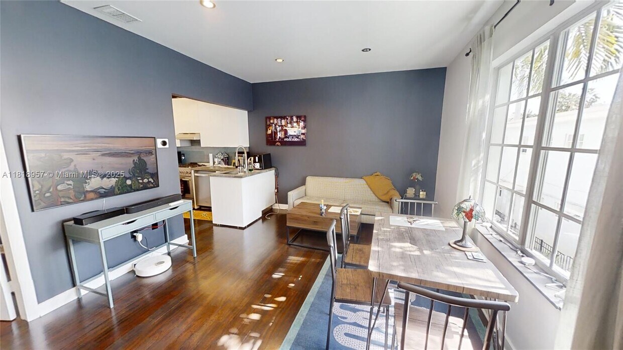 Foto principal - 815 Euclid Ave