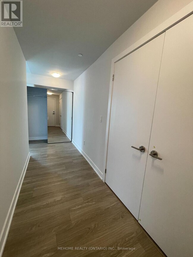 Building Photo - 430-3430 Square One Dr