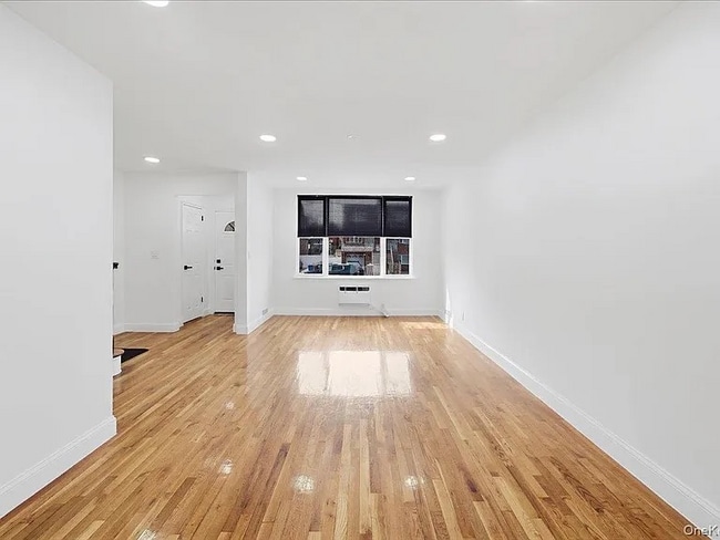 Building Photo - 252 Brinsmade Ave