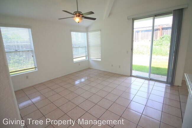 Building Photo - 3 br, 2 bath House - 3670 La Mirada Dr.