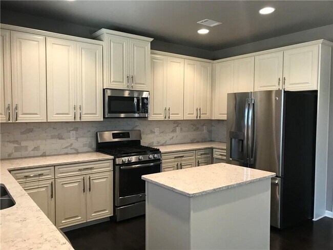 Building Photo - 2485 Matlin Way
