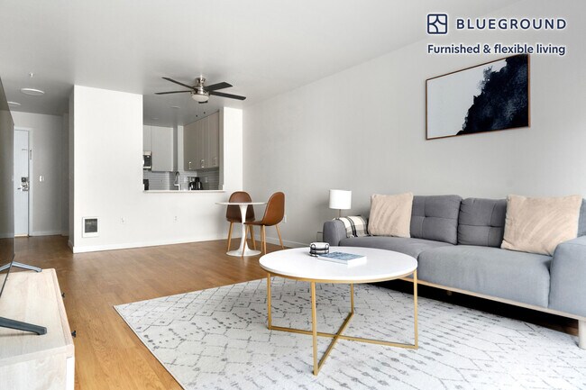 Foto del edificio - 938 110th Ave NE