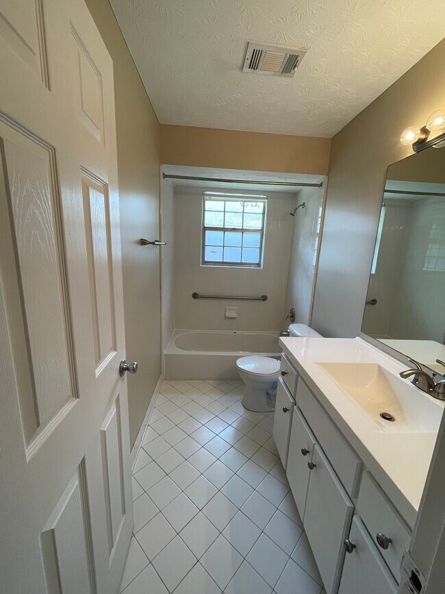 bathroom - 1940 Wildwood Ave