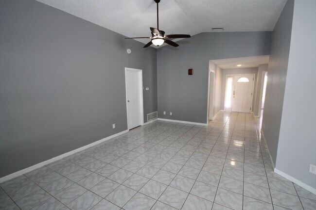 Photo - Stylish 4-Bedroom Home with Florida Room &...